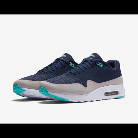 Nike Air Max 1 Ultra Essential Men's Shoe. Nike Air Max 1 Ultra Essential Men's Shoe.